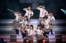 「AKB48 リクエストアワー セットリストベスト100 2013」3日目の様子。42位「羽豆岬」を披露するSKE48アンダーガールズBと佐藤実絵子。（C)AKS