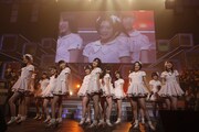 「AKB48 リクエストアワー セットリストベスト100 2013」3日目の様子。38位「HKT48」を披露するHKT48。（C)AKS