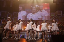 「AKB48 リクエストアワー セットリストベスト100 2013」3日目の様子。38位「HKT48」を披露するHKT48。（C)AKS