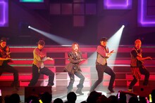 「AKB48 リクエストアワー セットリストベスト100 2013」3日目の様子。32位「お手上げララバイ」を披露する高橋みなみ。（C)AKS