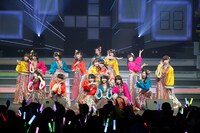「AKB48 リクエストアワー セットリストベスト100 2013」3日目の様子。31位「ぐぐたすの空」を披露するぐぐたす選抜。（C)AKS