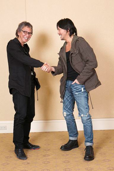 三池崇史監督（写真左）、氷室京介（右）