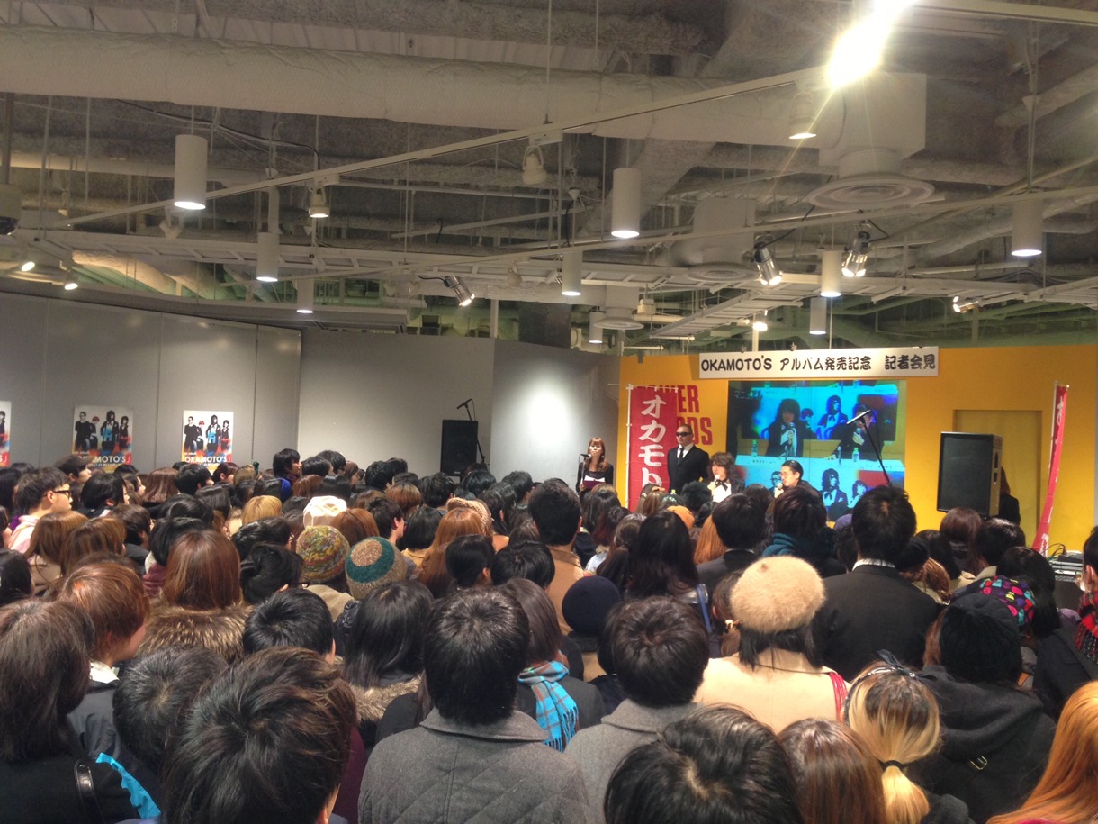 写真は「OKAMOTO'S アルバム発売記念 記者会見～OKADAMA'13～」の様子。