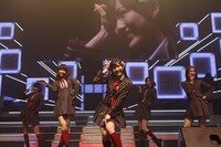 「AKB48 リクエストアワー セットリストベスト100 2013」4日目の様子。23位「初日」を披露するチームB。（C)AKS
