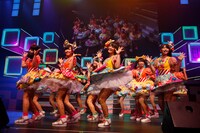 「AKB48 リクエストアワー セットリストベスト100 2013」4日目の様子。21位「北川謙二」を披露するNMB48。（C)AKS