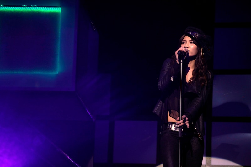 「AKB48 リクエストアワー セットリストベスト100 2013」4日目の様子。5位「虫のバラード」を披露する秋元才加。（C)AKS