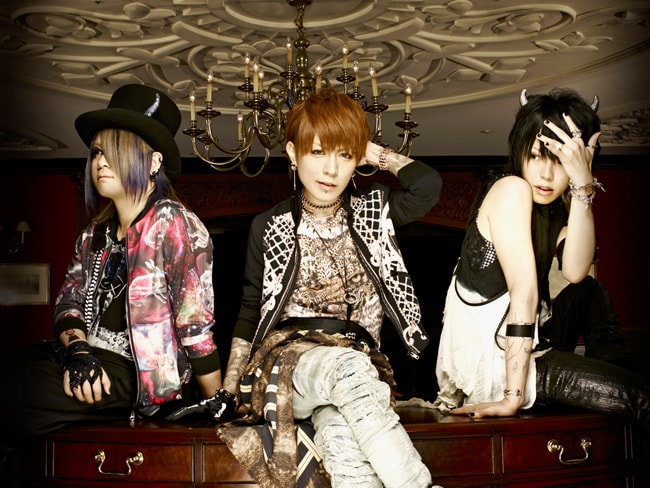 バロック（写真中央が怜）