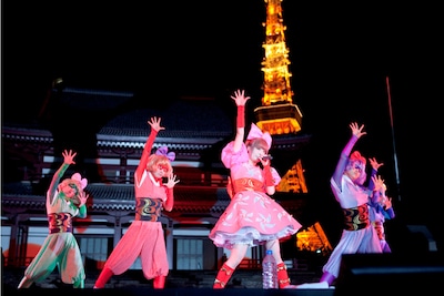 きゃりーぱみゅぱみゅのライブの模様。