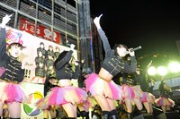 ニューシングル「CHIKU-TAKU / ゴーイング マイ ウェイ！」発売記念イベントの様子。