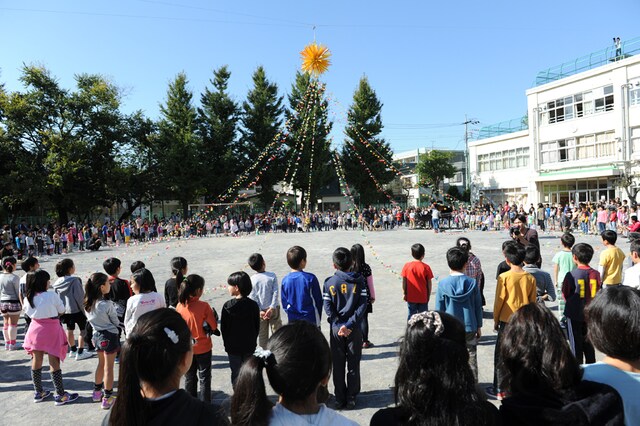 杉並区立和田小学校創立80周年記念行事の様子。