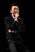 ロンドンでの日常やニューアルバムについて語る布袋寅泰。