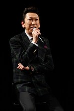 ロンドンでの日常やニューアルバムについて語る布袋寅泰。