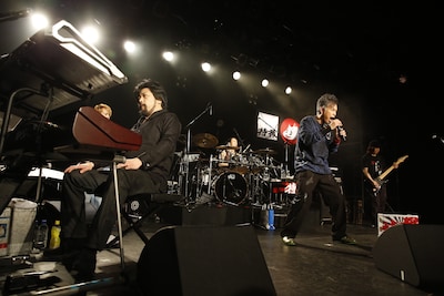 特撮   (C)中島たくみ