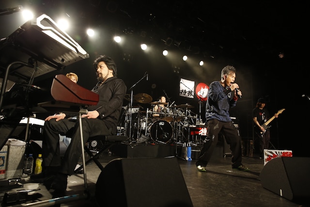 特撮   (C)中島たくみ