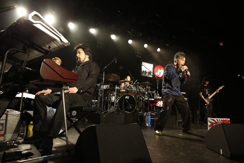 特撮   (C)中島たくみ