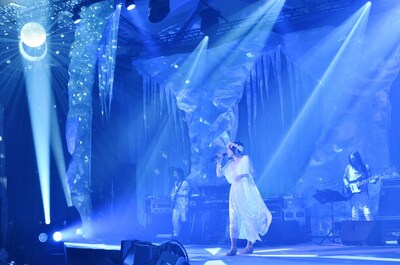 新潟・苗場プリンスホテルで開催中の「SURF & SNOW in Naeba」初日公演の様子。