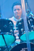 伊東賢佑（Dr）（撮影：古溪一道）