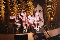 第1戦「ももクロ VS. オカルト」オープニングの様子。