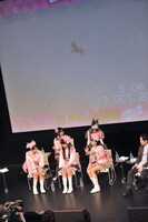 宙を舞う馬型の未確認生物「フライングホース」の映像にメンバーも観客も騒然。