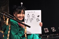 本番前のリハーサル中に「今日のみんな」を描いた有安杏果。