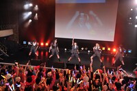 第6戦「ももクロ VS. お父さん」より。