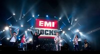 今週の人気の画像6位は「布袋×吉井×MIYAVI×大木が仙台で『Dreamin'』セッション」より、イベントの最後を飾ったスペシャルセッションの様子。（撮影：山本倫子）