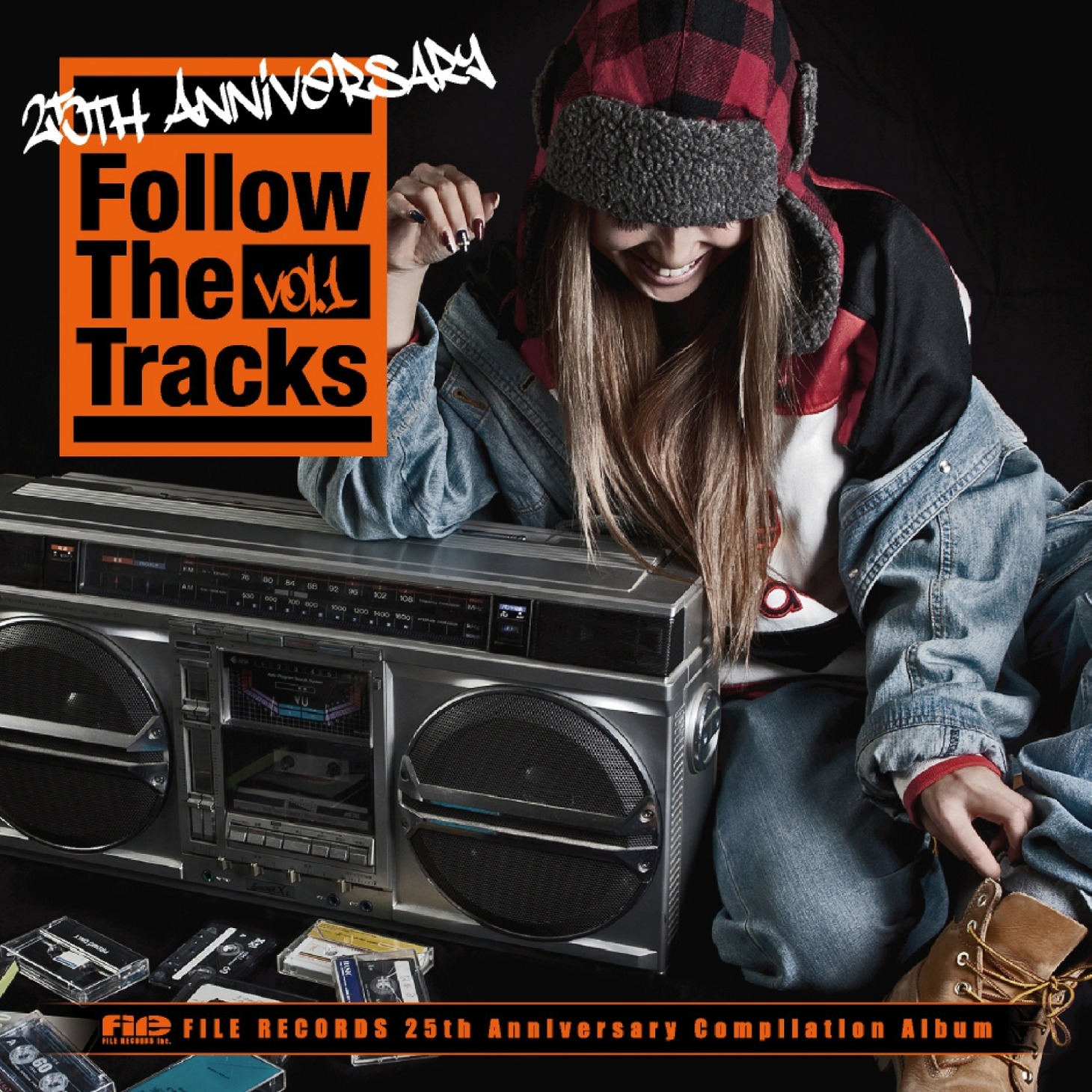EAST END×YURI「DA・YO・NE」や藤原ヒロシと高木完によるTINY PANX「LAST ORGY」ほか全12曲が収録された「Follow The Tracks Vol.1」。