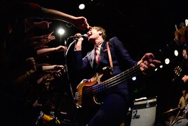 THE BAWDIES、灼熱の男＆女祭りで全県ツアー開始