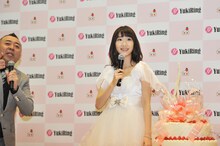 ゴルゴ松本（写真左）と柏木由紀（右）。