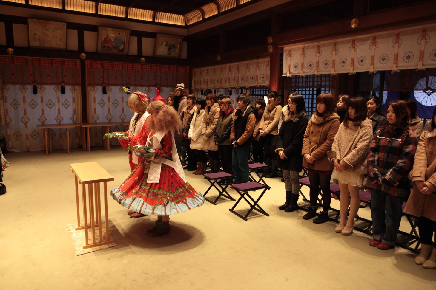 「イチャイチャチュッチュキャピキャピラブラブスリスリドキドキ」発売記念イベントの様子。