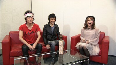 ジェンガトークを繰り広げるたかみな、ヒロト＆マーシー。