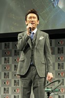 「嵐が丘」について語る布袋寅泰。