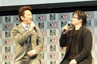 「嵐が丘」について語る布袋寅泰と鈴木亮浩プロデューサー。