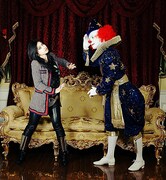 鬼束ちひろ、新曲PVでピエロに振り付けレクチャー