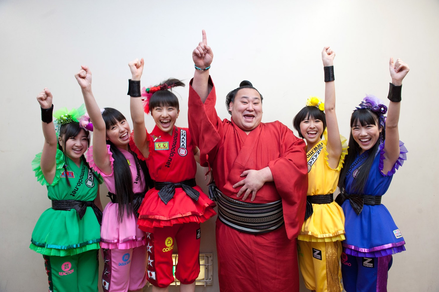 ももクロと旭日松。