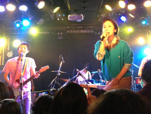 spaghetti vabune!が東京・下北沢ReGで行ったライブの模様。