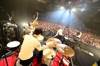 2月11日に行われた東京・新木場STUDIO COAST公演の様子。（撮影：橋本塁）