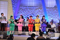 「第46回NHK福祉大相撲」出演中のももいろクローバーZ。