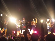 「BiS ラストスク水ライブ！＆バックステージ・アイドル・ストーリー先行販売」でのBiS。