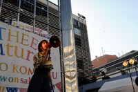 ゲリラライブは快晴の新宿で行われた。