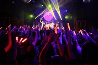 2月17日「赤の9nine」会場内の様子。