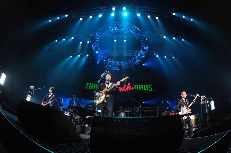 「地球三兄弟ツアー2013『ここほれ三兄弟』」の模様。(撮影:TEPPEI)
