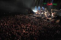 「地球三兄弟ツアー2013『ここほれ三兄弟』」の模様。（撮影：TEPPEI）