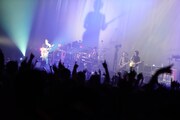 昨日2月17日に東京・日本武道館で開催された「ストレイテナー 10th Anniversary 2013.2.17 Live at 日本武道館『21st CENTURY ROCK BAND』」の模様。（撮影：橋本塁）