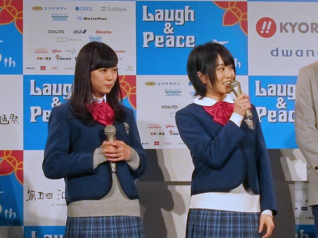 渡辺美優紀、山本彩（左から）