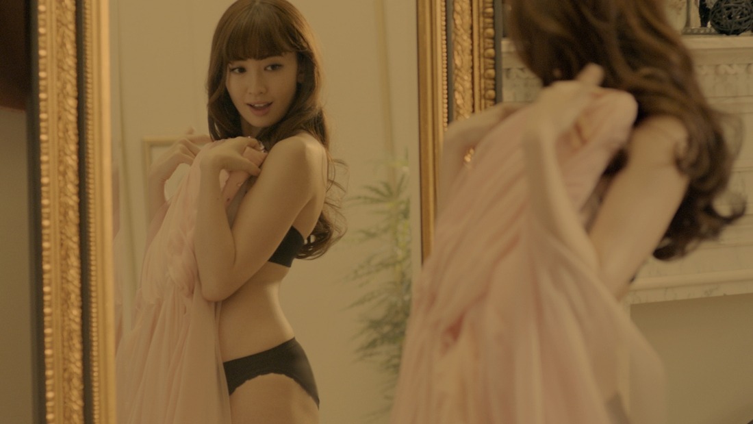 ショートムービー「Red Carpet」のワンシーン。