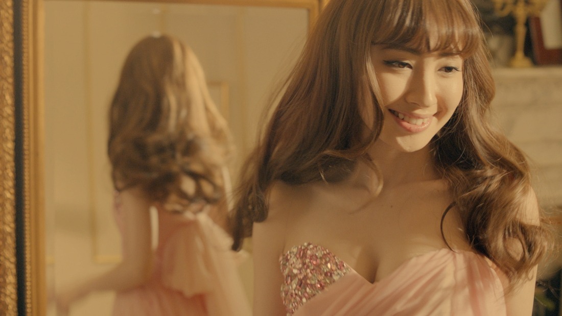 ショートムービー「Red Carpet」のワンシーン。