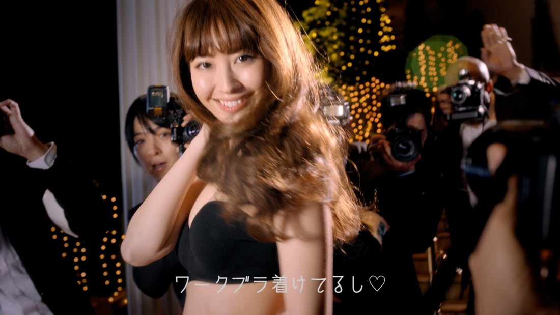 ショートムービー「Red Carpet」のワンシーン。