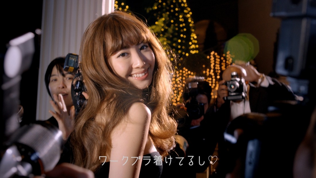 ショートムービー「Red Carpet」のワンシーン。