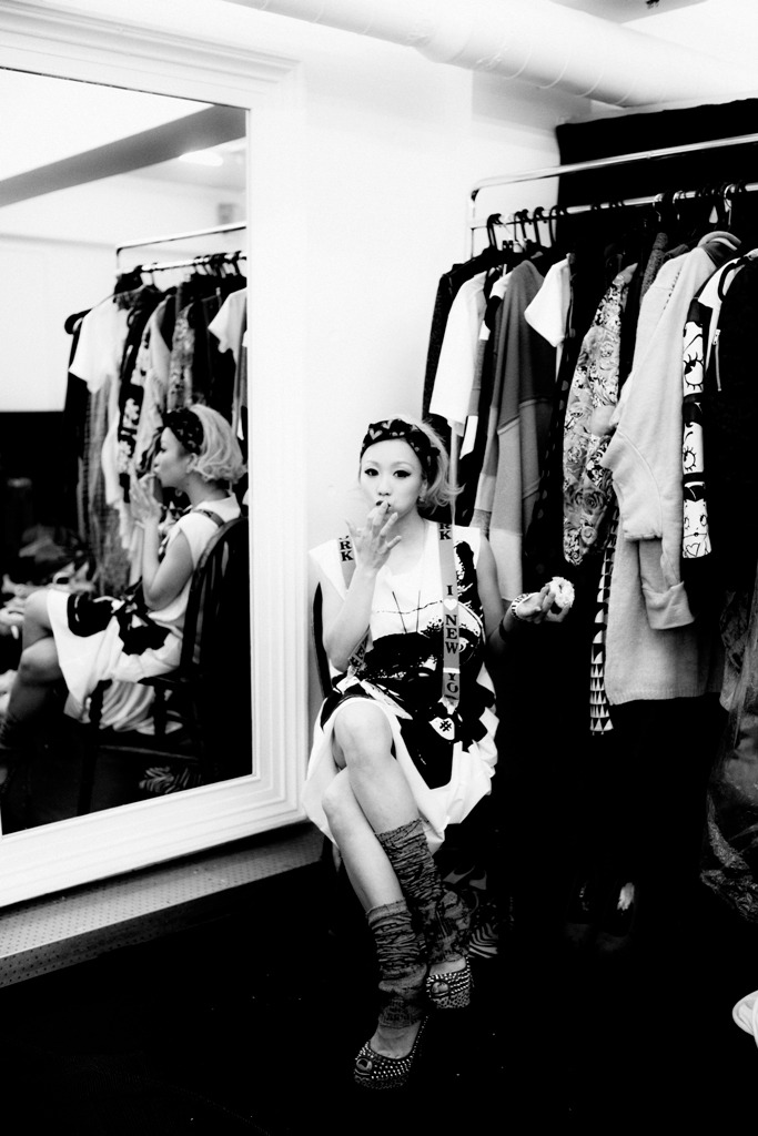 「KODA KUMI PAPARAZZI!! DVD付き」で使用される写真。